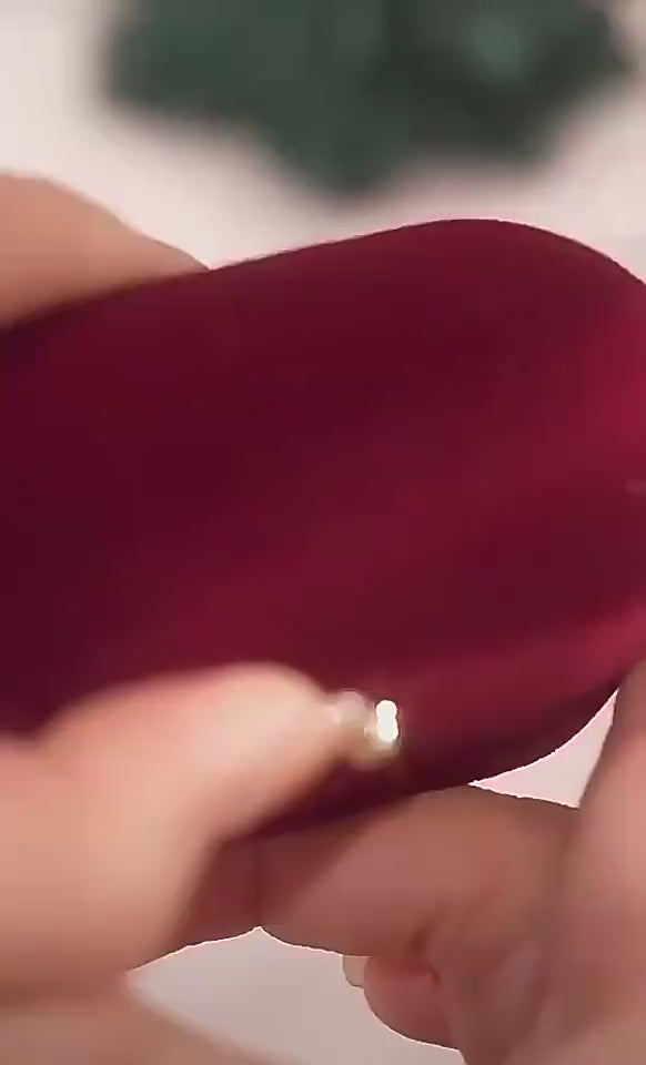 video
Model Wearing: Woman Wearing Sparkling Snowflake Xmas Tree Stud Earrings